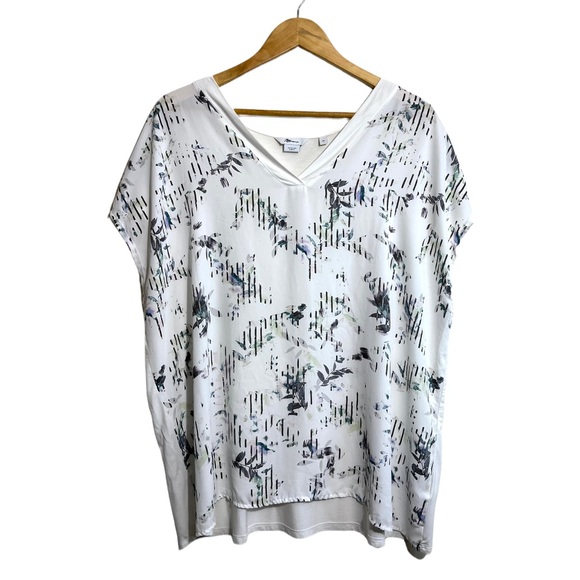 Reitmans Tops - Reitmans Size 3X Printed Top Blouse V-Neck